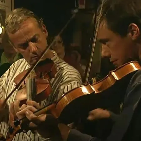 Penzion Teach Hudi Beag, Gallaghers Bar & Bunbeg