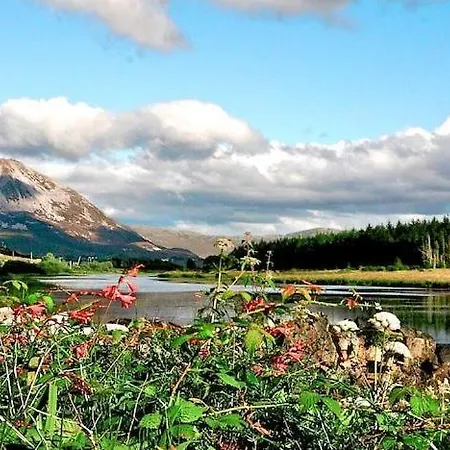 Penzion Teach Hudi Beag, Gallaghers Bar & *