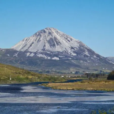 Teach Hudi Beag, Gallaghers Bar &