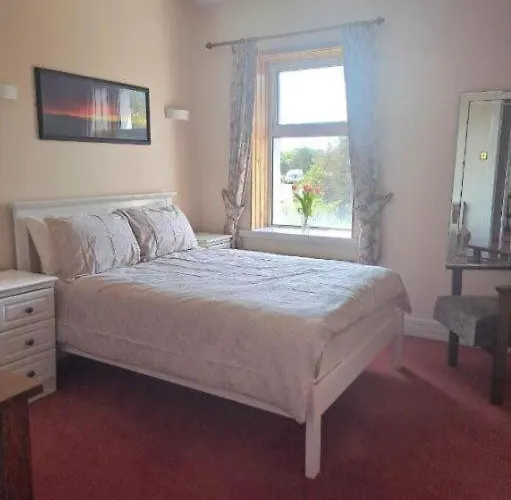 Teach Hudi Beag, Gallaghers Bar & Мини-отель *