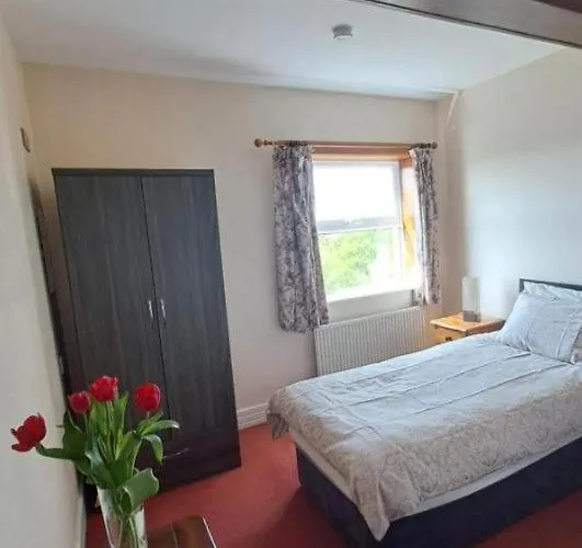 Teach Hudi Beag, Gallaghers Bar & * Bunbeg