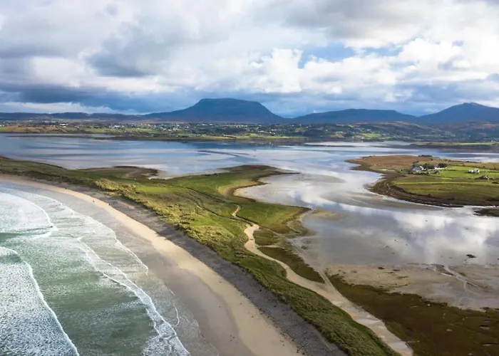 Teach Hudi Beag, Gallaghers Bar & Estalagem Bunbeg